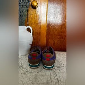 Women 7.5 Teva sneakers